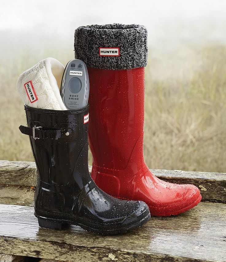 Black:Hunter Women's Original Short Gloss Buckle Strap Rain Boots Hunter Rain Boots Outfit Fall, Red Hunter Rain Boots, Navy Hunter Boots, Hunter Ankle Boots, Tall Hunter Boots, Black Hunter Boots, Mud Boots, Tall Boot Socks, Cute Rain Boots