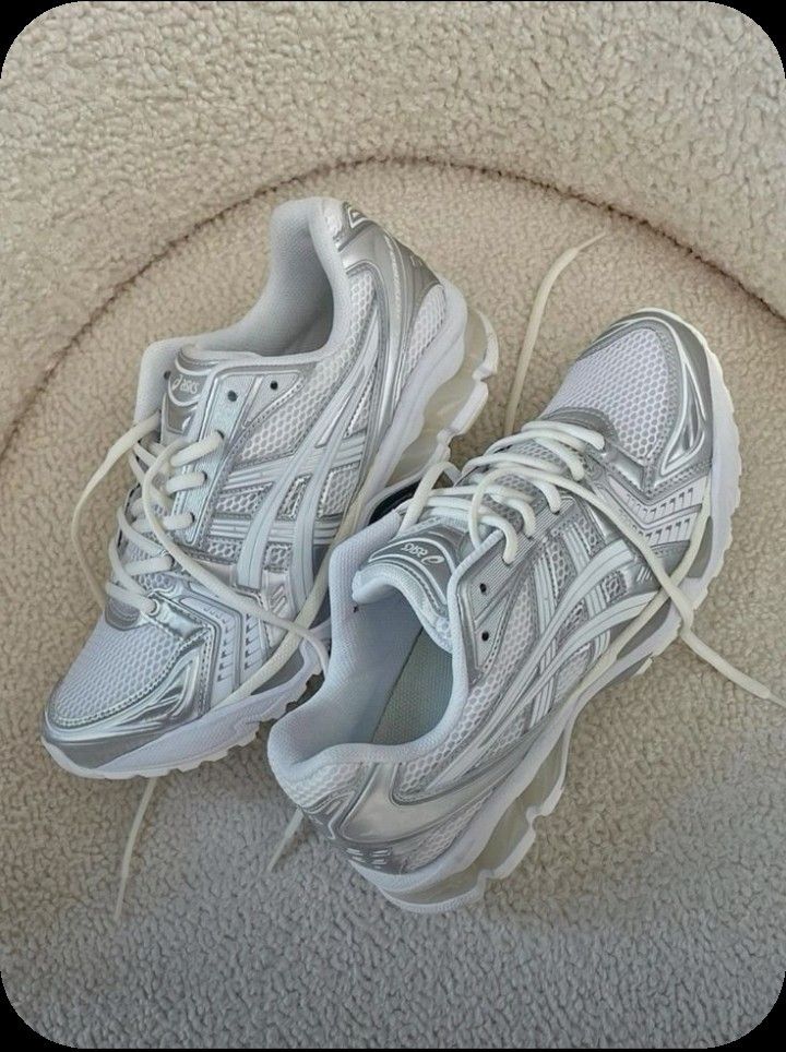 Asics Sneakers Aesthetic, Cute Asics Shoes, Asics Shoes Aesthetic, Jjjjound Asics, Asics Shoes Outfit, Asics Aesthetic, Silver Asics, White Asics, Vintage Asics