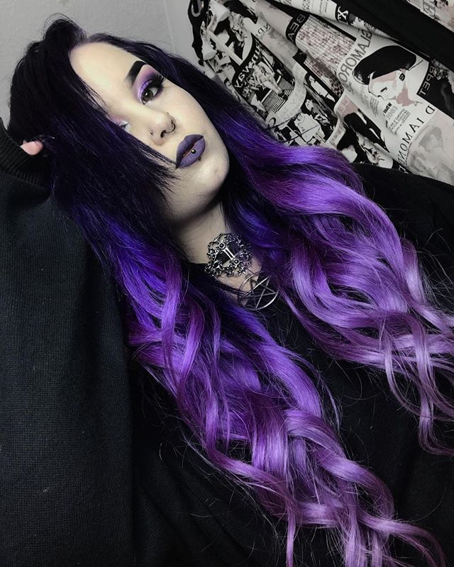 I am a purple mermaid with beautiful purple eyeshadow 🖤wearing this beautiful choker by @wonderlandmc98 #goth #gothgirl #mermaid #alt… Mermaid Goth, Goth Hairstyles, Purple Goth, Gothic Hairstyles, Goth Hair, Beautiful Chokers, Purple Mermaid, Hair Color Pastel, Purple Eyeshadow