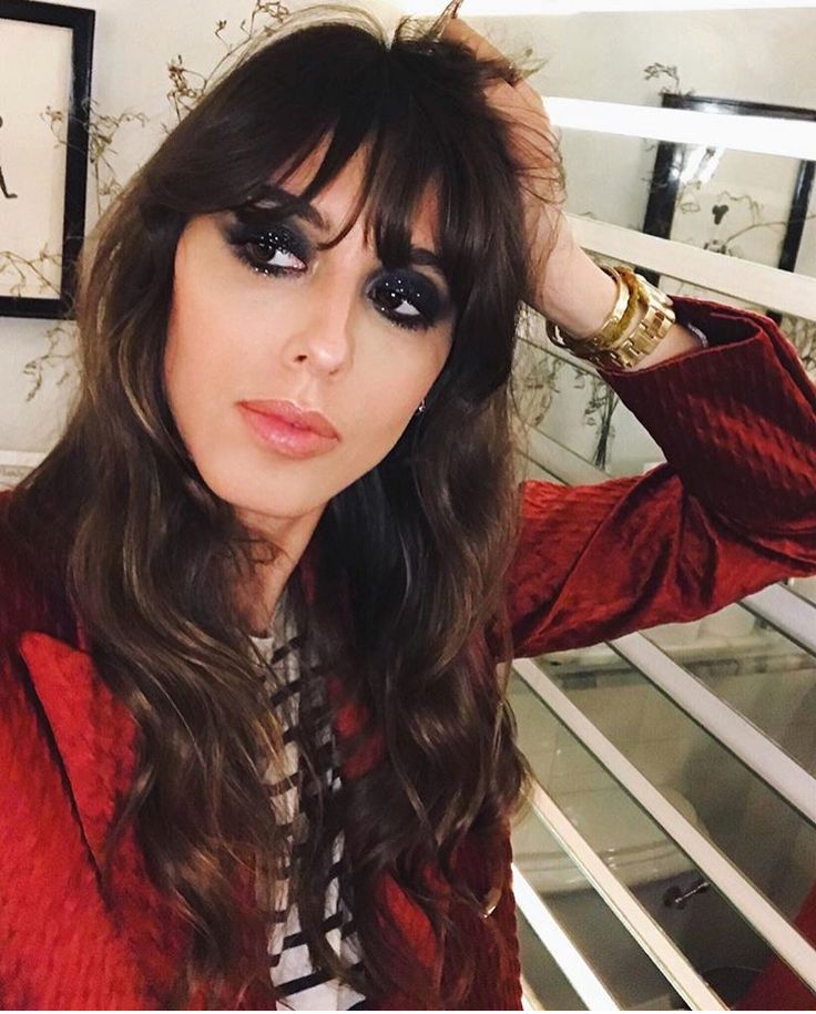 Violette Serrat, Glow Hair, Fringe Bangs, Glowing Makeup, Interesting Faces, French Fashion, How Beautiful, Makeup Inspo, Friday Night