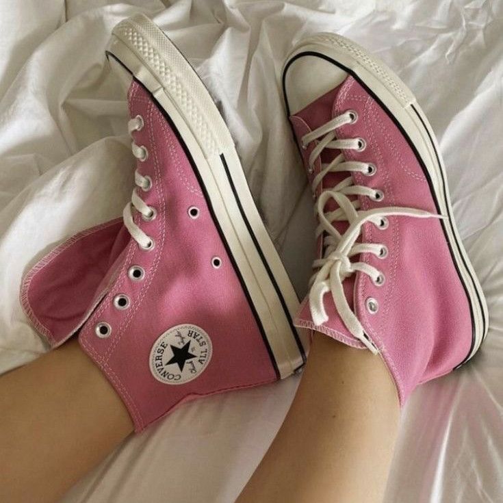 Best Shoes For Women, Violetta Disney, Cabin Aesthetic, Women Tips, Chloe Walsh, Lara Jean, Jenny Han, Best Shoes, Chuck Taylor Sneakers