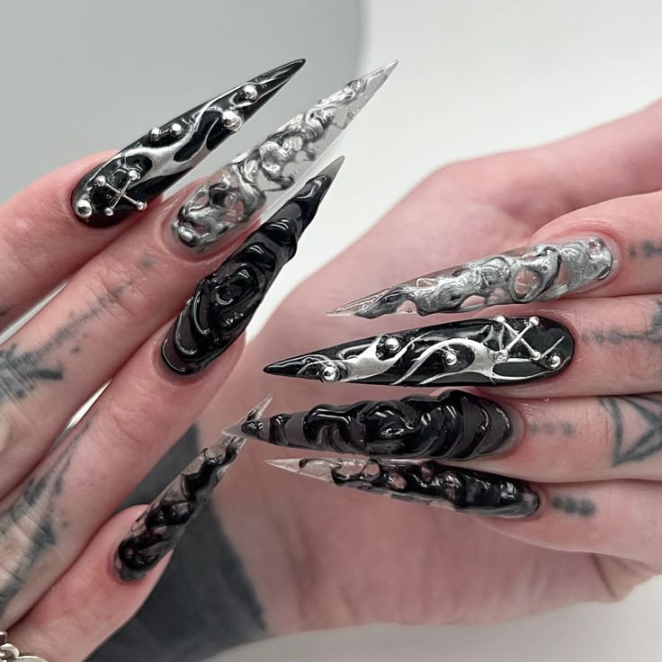 gia.studioo Long Grunge Nails, Abstract Nails, Long Stiletto Nails, Long Acrylic Nail Designs, Gothic Nails, Diy Acrylic Nails, Blue Acrylic Nails, Goth Nails, Edgy Nails