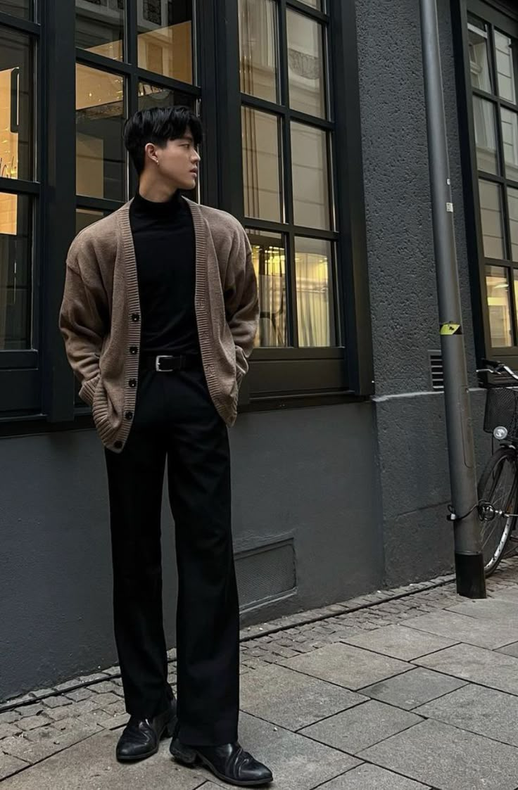 Womens Photography, Men Outfits Aesthetic, Outfits Quotes, Korean Street Fashion Men, Asian Men Fashion, Minimalist Fashion Men, Aesthetic Outfits Men, Classy Outfits Men, Mens Casual Dress Outfits