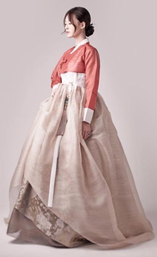 Hanbok Wedding Dress, Traditional Korean Clothing, Korean Wedding Dress, Traditional Asian Dress, Korean Traditional Clothing, Modern Hanbok, Korean Traditional Dress, Traditional Clothes, Korean Traditional