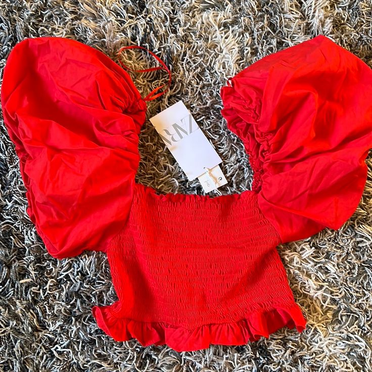 Brand New Fitted Red Blouse For Spring, Spring Red Fitted Blouse, Red Stretch Summer Tops, Chic Red Tops For Spring, Red Trendy Blouse For Spring, Red Trendy Spring Blouse, Trendy Red Spring Blouse, Chic Red Zara Blouse, Trendy Stretch Red Blouse