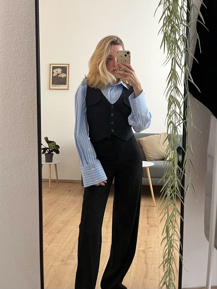 Formal Fits Women Aesthetic, Black Vest Office Outfit, Business Casual Vest Outfit, Fitted Vest Outfits For Women, Vest With Button Up Shirt, Office Vest Outfits For Women, Elegant Vest Outfit, Formal Vest Outfits, Black Button Up Vest Outfit