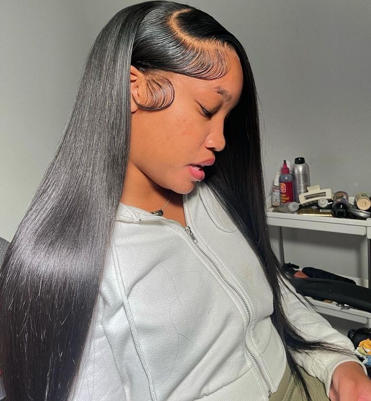 Straight hair 13x4 lace front wig 22 inch Side Part Buss Down Straight, Wig Installs, Straight Weave, Hair Details, 18th Bday, Frontal Wig Hairstyles, Lace Fronts, Birthday Hairstyles, Hair Business