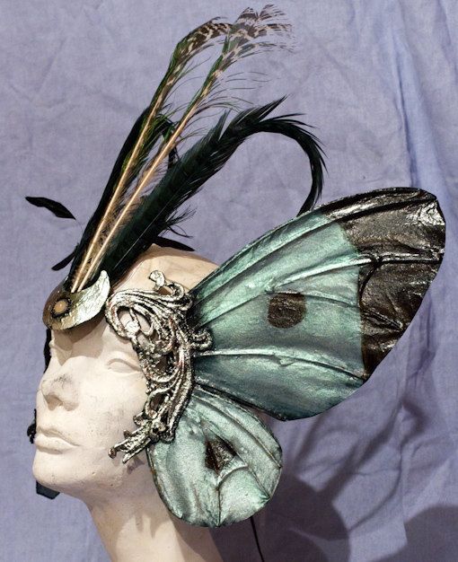 fairy10 Masquerade Mask Ideas, Moth Mask, Diy Kostüm, Fantasy Costumes, Fantasy Fashion, Butterfly Wings, Costume Design, Headdress, Halloween Makeup