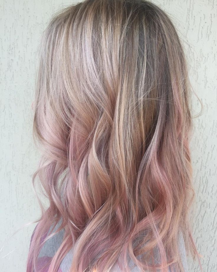 Gold Hair Dye, Brown Ombre Hair Color, Hair Colour Trends, Pink Ombre Hair, Hair Spring, Pink Blonde, Pink Blonde Hair, Brown Ombre Hair, Pastel Pink Hair