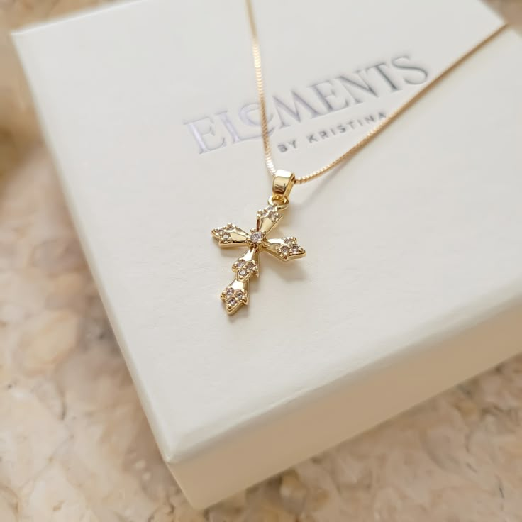 Luxury Cross Necklace In Fine Jewelry Style, Cheap Gold Cross Pendant Jewelry, Luxury Elegant Polished Cross Necklace, Luxury Gold Cross Necklace Gift, Gold Necklace With Diamond Pendant, Cross Necklace Aesthetic, Golden Cross Necklace, Jesus Jewelry, Vintage Cross Necklace