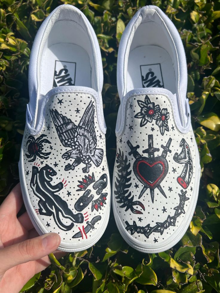 Hand painted vans that have a bit of a tattoo sleeve vibe  Perfect for your favorite tattoo enthusiast in your life! Vans Drawing On Shoes, Painted Vans Ideas, Vans Art, Converse Ideas, Custom Painted Vans, Vans Sneakers Men, Hand Painted Vans, Vans Custom, Custom Vans Shoes