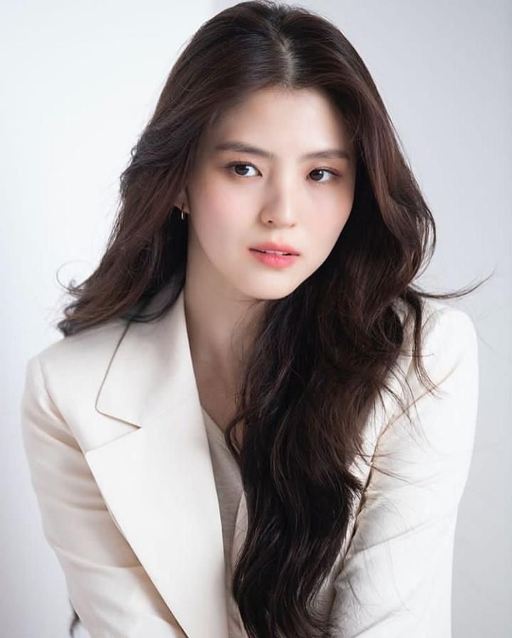 #HANSOHEE #SOHEE #K-ACTRESS Deep Brown Hair, Skincare And Makeup, Song Hye Kyo, Female Actresses, K Drama, Black Pink Dance Practice, Korean Actresses, Makeup Techniques