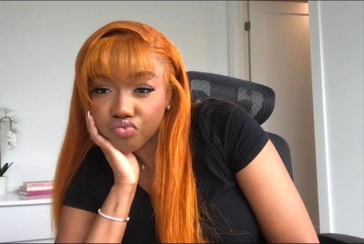 Ginger Hair With Bangs Black Women, Wigs With Bangs For Black Women, Ginger Hair Bangs, Orange Hair Black Women, Black Girls With Ginger Hair, Black Girls With Bangs, Ginger Wig With Bangs, Side Part With Bangs, Ginger Hair Black Women