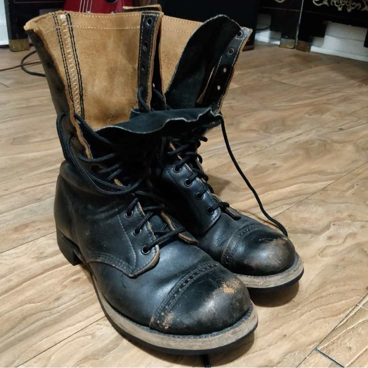 Vintage U.S. Army Combat Boots, Likely 1950s Paratrooper Boots With Bf Goodrich Rubber Soled. Excellent Condition With Some Aesthetic Wear. Black Leather Upper, Leather And Rubber Soles. These Are Beautiful And Sturdy Boots, However The Sizing Is Where Things Get Tricky: Marked Size 6e, With Bottom Sole Stamped As 10 1/2. Width Is 3 1/4”, Length 10 1/2”. I Wear Women’s Shoe Size 6.5 And These Boots Are Too Longthe Size Maybe Closer To A Woman’s 8 But I Really Don’t Know How Military Shoe Sizing Apocalyptic Fashion Women, Armored Boots, Paratrooper Boots, Armor Boots, Army Combat Boots, Zombie 3, Sturdy Boots, Military Shoes, Aesthetic Wear