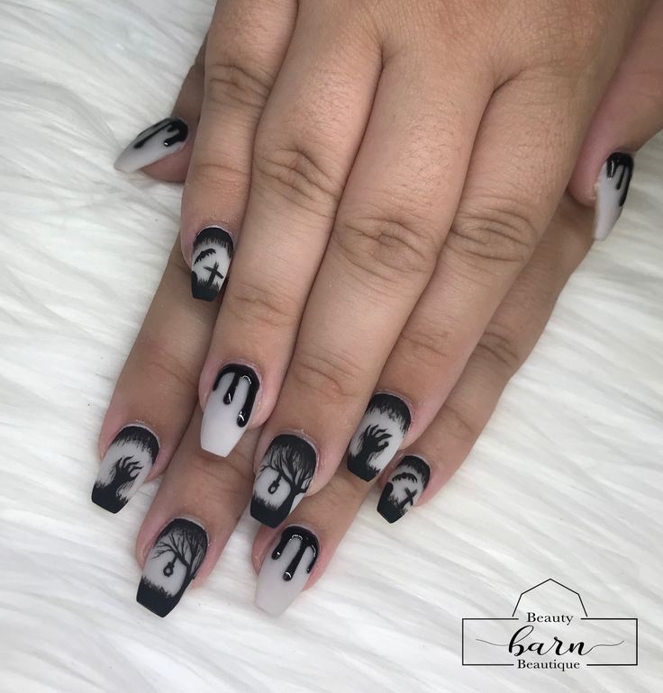 Conjuring Nails, The Conjuring Nails, Halloween Nails Acrylic, Ballerina Nails Short, Nail Art Designs 2023, Horror Nails, Nail Art Halloween, Cartoon Nails, Halloween Acrylic