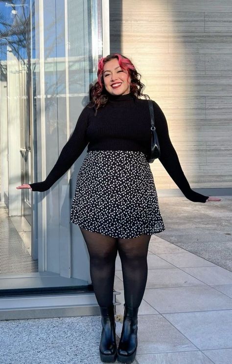 Black Work Outfit Plus Size, Curvy Girl Outfits Autumn 2024, Plus Size Outfits Doc Martens, Plus Size Alt Work Outfits, Plus Size September Outfits, Plus Size Goth Fall Outfits, Black Boots Outfit Plus Size, Plus Size Alt Fashion Work, Plus Size Fall Skirt Outfits