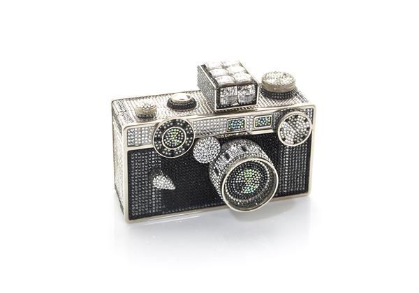 Judith Leiber Bags, Novelty Handbags, Judith Leiber Couture, Crystal Clutch, Point And Shoot Camera, Beaded Handbag, Camera Flash, Judith Leiber, Vintage Cameras