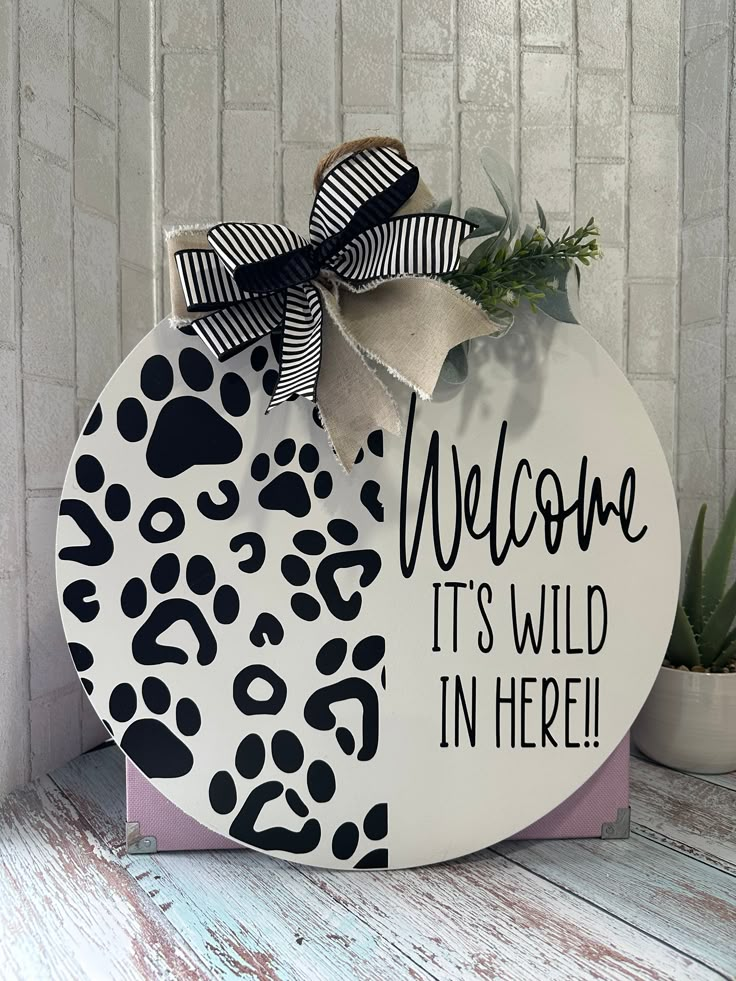 It’s Wild In Here Dog Lover Door Hanger - Willow Love Bug Designs Dog Door Signs House, Its Wild In Here Door Hanger, Cowboys Door Hanger, Pet Door Hangers, Valentines Day Wooden Door Hanger, Leopard Print Door Sign, Small Door Hangers, Cricket Signs Ideas, Painted Round Wood Signs