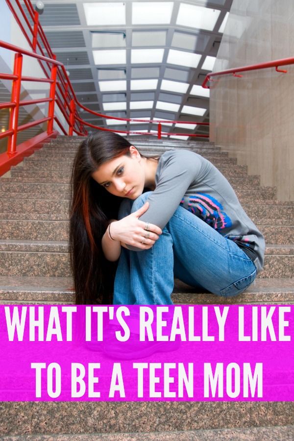 Parents, make your teens read this! Being a teen mom isn't glamours like MTV makes it out to be. It's hard! #teens #teenlife #tweens #youngadults #college #highschool #parenting #parentingtips #parentingadvice Teen Mom Chelsea, Teen Parents, Teen Mom Mtv, Moms Goals, Teen Life, Young Family, Clothing Photography, Parenting Teens