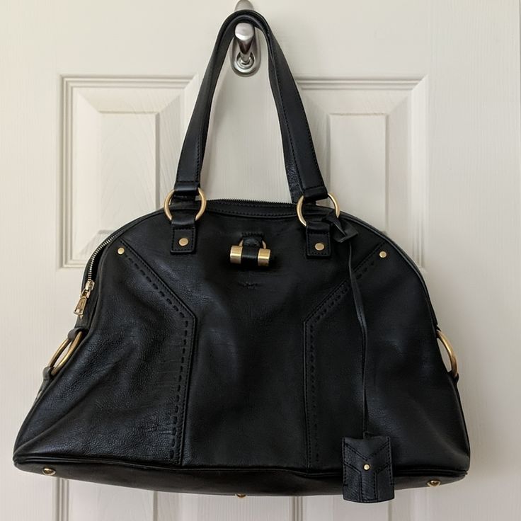 Black Leather Ysl Muse Purse. This Purse Is In Very Good Used Condition With Very Slight Wear On The Edges. Comes With Original Dust Bag And Certificate Of Authenticity Ysl Muse Two Bag, Ysl Muse, Ysl Wallet On Chain, Mustard Coat, Bags Ysl, Yves Saint Laurent Y, Ysl Saint Laurent, Saint Laurent Handbags, Patent Leather Bag