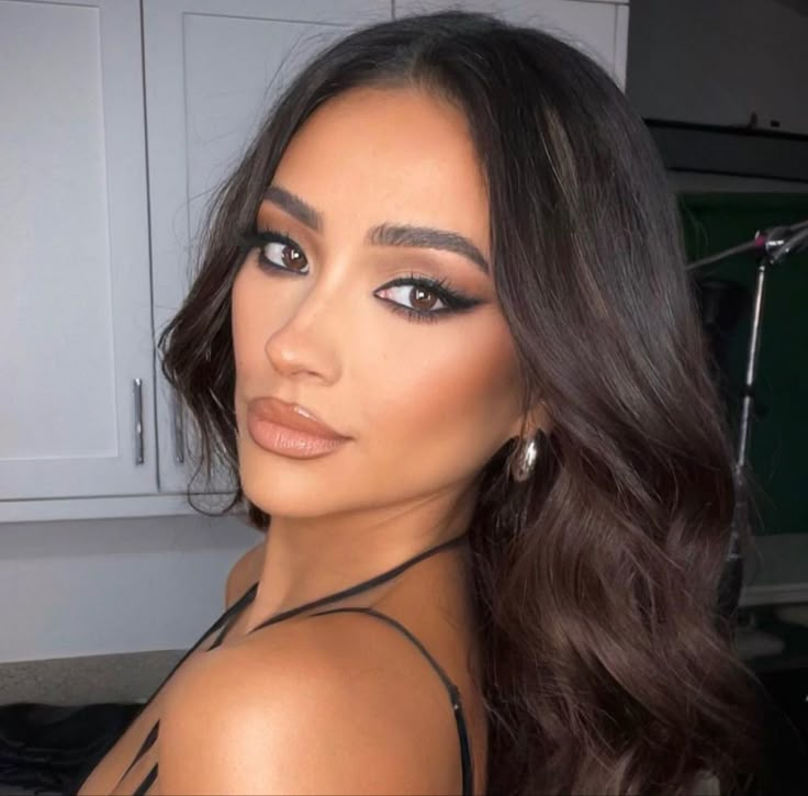 Makeup Look Black Dress, Matte Brown Makeup Looks, Wedding Guest Makeup For Black Dress, Simple Clean Makeup Look, Fall Date Night Makeup, Night Time Makeup Looks Brown Eyes, Makeup Looks Professional, Black Tie Glam Makeup, Hoco Makeup Black Dress