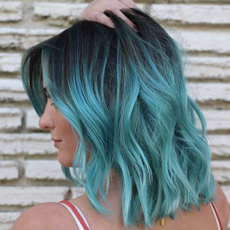 Teal Ombre Short Hair, Black And Teal Hair Ombre, Teal Hair Color Ombre, Hair Color Green Blue, Black And Blue Ombre Hair Short, Black With Teal Highlights, Blue Teal Hair Ombre, Teal Hair Balayage, Teal Balayage Short Hair