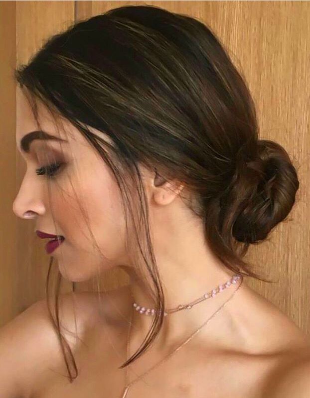 Deepika Hairstyles, Hair Style On Saree, Deepika Padukone Style, Indian Wedding Hairstyles, Messy Bun Hairstyles, Bun Hairstyle, Low Bun, Hair Up Styles, Hair Stylist Life