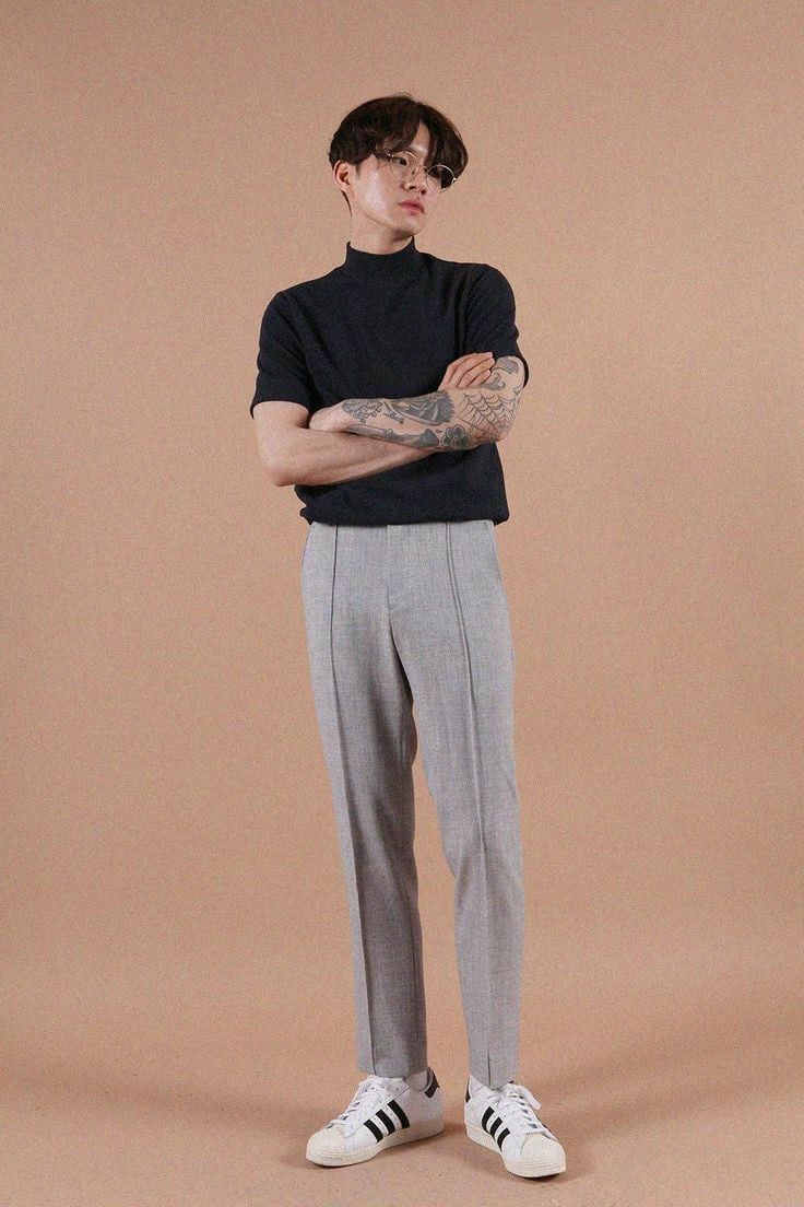 Korean Men Fashion, Male Pose Reference, Look Adidas, Outfits Hombre, Standing Poses, Figure Poses, Poses References, Mens Fashion Classy, Male Poses