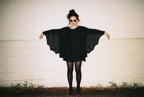 Little black bat Hipster Goth, Bat Costume, Animal Costumes, Hipster Outfits, Costume Makeup, Diy Halloween Costumes, Halloween Bats