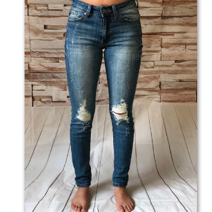 These Super Skinny Kancan Jeans Is The Ultimate New New Denim With A Vintage Lite Wash, With Just The Right Amount Of Distressing. These Mid Rise Jeans Make A Perfect Spring Outfit Pair Them With My Nude Wedges And A Sheer Top For The Perfect #Ootd Colors May Vary From Different Viewing Devices. *Go Down A Size* Details: 98% Cotton2% Spandex- Front Rise 8 1/2" Inseam 30" 0/23 1/24 3/25 5/26 7/27 9/28 11/29 13/30 Perfect Spring Outfit, Lime Green Shorts, Nude Wedges, Kancan Jeans, Seersucker Pants, Nike Tennis Dress, Button Fly Jeans, Tennis Dress, Pattern Sweater