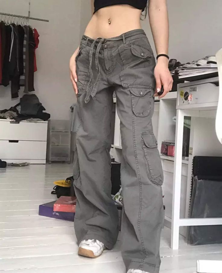 Harajuku 90s, Jeans Online Store, Grey Cargo Pants, Fairycore Clothes, Baggy Cargo Pants, Streetwear Mode, Baggy Denim, Jeans Cargo, Jeans Y2k