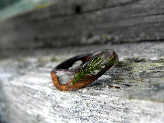 Juniper bark ring Nature forest ring Men women wood ring | Etsy Forest Ring, Heather Flower, Bark Ring, Wedding Ring Tattoo, Ring Resin, Bentwood Rings, Terrarium Jewelry, Ring Man, Ring Tattoos