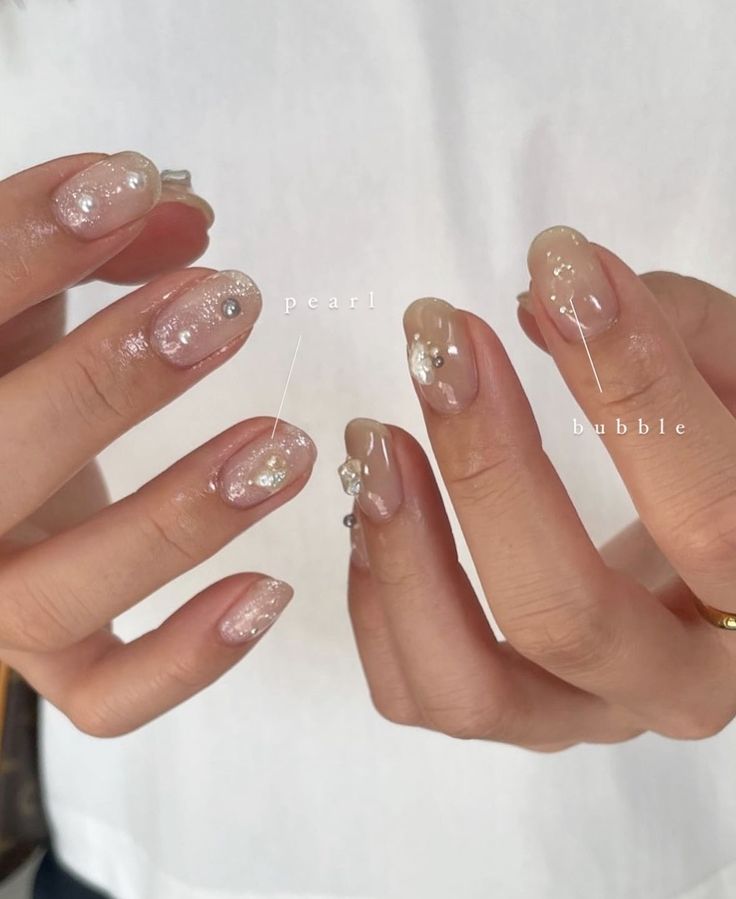 Short Jelly Nail, Jelly Nails With Gems, Tiny Gem Nails, Short Gemstone Nails, Short Nails Gems, Jelly Nails Charms, Korean Jelly Nails With Gems, Short Jelly Nails, Short Nails With Gems