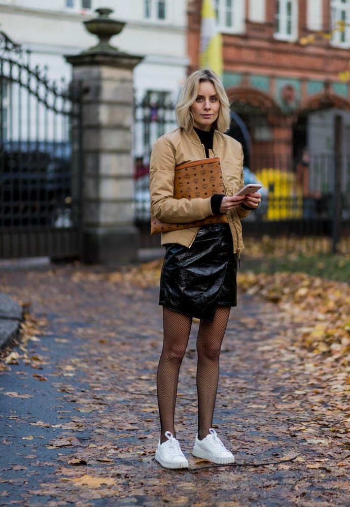 9 Cute Outfits With Black Tights That Street Style Stars Have Already Perfected For Winter Tights And Sneakers Outfits, Outfits With Black Tights, Tights And Sneakers, Black Tights Outfit, Tights Outfits, Winter Skirt Outfit, Colored Tights, Sheer Tights, Looks Street Style