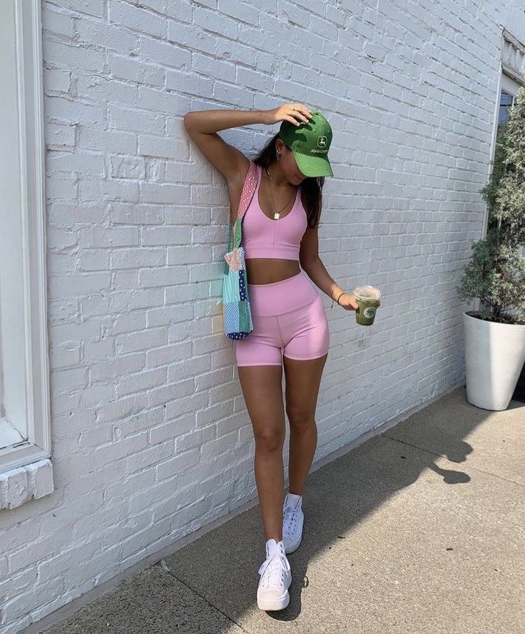 Summer Workout Outfits, Amazon Outfits, Modele Fitness, Gymwear Outfits, Pink Gym, Estilo Fitness, Cute Workout Outfits, Skandinavian Fashion, Cute Gym Outfits