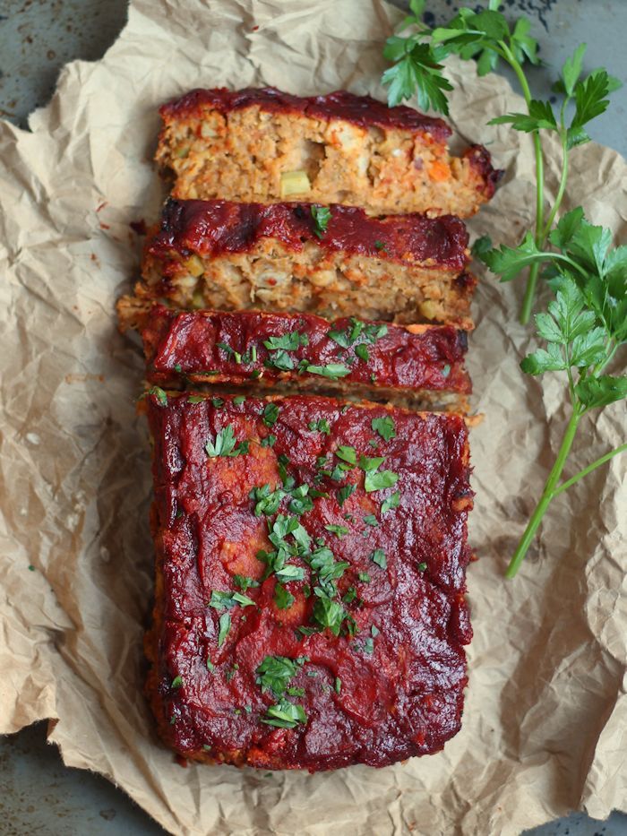 vegetarian meatloaf recipe with text overlay that reads, 11 vegetarian meatloaf recipes