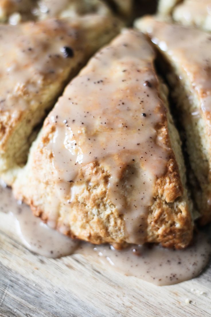 some type of bread that is covered in gravy