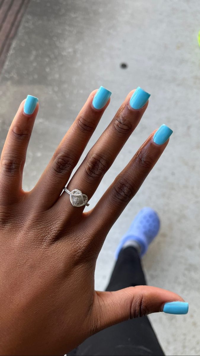 Dull Nail Color Ideas, Short Acrylic Nails Periwinkle, Cute Short Solid Color Nails, Spring Blue Nails Short, Ocean Blue Nails Short, Long Blue Nail Ideas, Simple Gel Nails Blue, Sns Dipping Powder Nails Blue, Light Blue Nails Dip