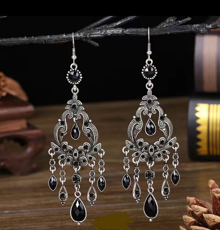 Women's Black Longline Drop Ear Vintage Fashion Rhinestone Chandelier Earrings Black Crystal Chandelier Earrings, Extravagant Earrings, Chandelier Earrings Diy, Black Crystal Chandelier, Chandelier Earring, Black Drop Earrings, Junk Jewelry, Crystal Chandelier Earrings, Black Earrings Dangle