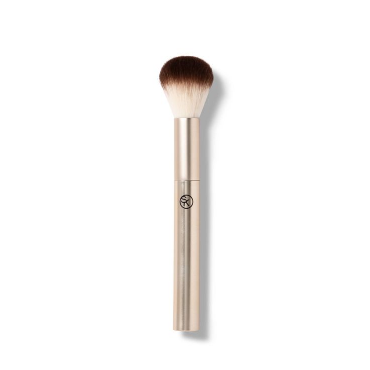 Apply powdered bronzer and blush with ease using this Essential Collection Soft Blush Brush from Sonia Kashuk™. The synthetic bristles of this contour makeup brush are comfortable against your skin as they sweep on color and blend your powdered makeup to perfection. Make this soft blush brush a go-to part of your beauty routine. Sonia Kashuk Brushes, Grad Makeup, Sephora Blush, Kiko Cosmetics, Sonia Kashuk, Brush Makeup, Contour Brush, Hair Nails, Birthday List