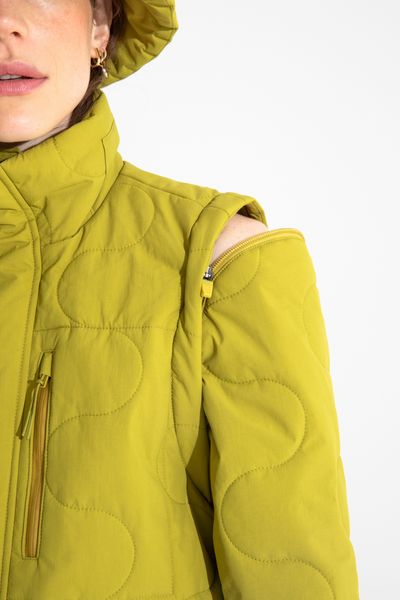 Our everyday, convertible quilted jacket, designed with removable sleeves to transform into a vest, so you're ready for any trail, in any condition. Removable Sleeves Jacket, Quilting Jacket, Long Down Vest, Convertible Fashion, Convertible Jacket, Convertible Clothing, Removable Sleeves, Functional Clothing, Outdoor Fashion