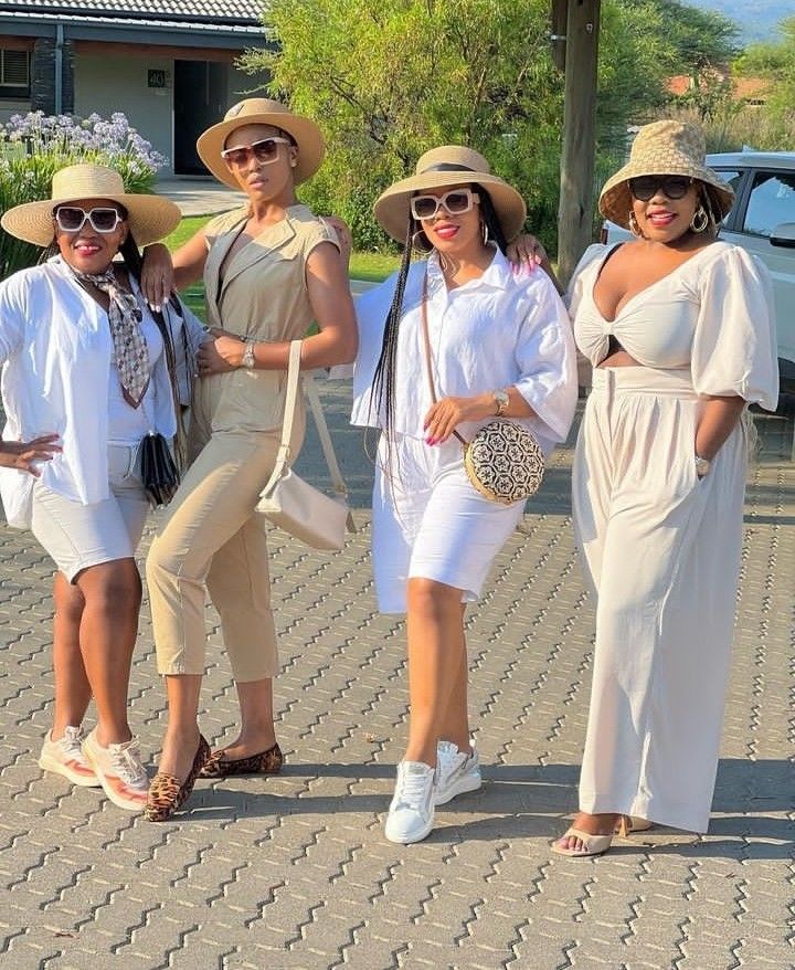 Group Outing Outfits, Vineyard Outfit Plus Size, Safari Outfit Ideas Black Women, Ladies Outing Outfit Ideas, Safari Attire For Women, Game Drive Outfits Women, Game Drive Safari Outfits Women, Kenya Outfits, Yatch Party Outfit Summer