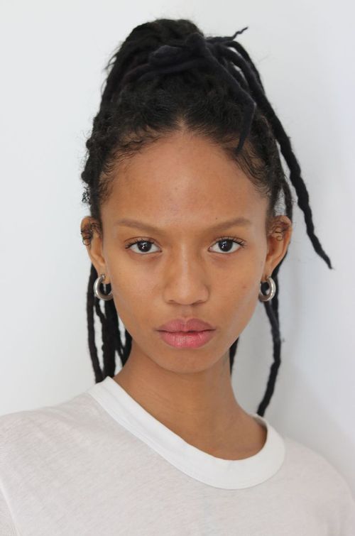 Adesuwa Aighewi - Model Profile - Photos & latest news Short Hair Girl Hairstyles, Adesuwa Aighewi, Face Drawing Reference, Model Profiles, Face Reference, Model Inspo, Face Photography, Hairstyles Curly, Model Face