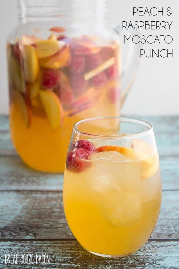 Peach Raspberry Moscato Punch Moscato Drinks, Wine Punch Recipes, Moscato Punch, Peach Moscato, Moscato Sangria, Wine Punch, Alcoholic Punch Recipes, Peach Wine, Peach Raspberry