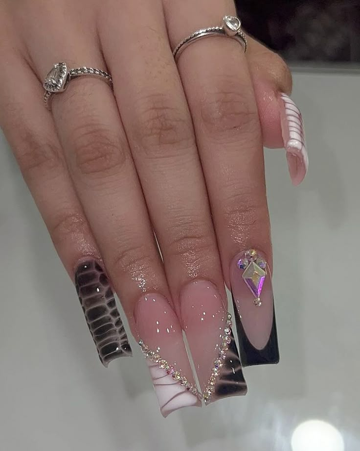 ig: nailsbyzairaa Don Toliver Nails, Saggitarius Nail Ideas, Xl Nail Ideas, Capricorn Birthday Nails, Birthday Nails Capricorn, Birthday Nails Scorpio, Libra Nails Design, Sagittarius Nails Designs, Aquarius Nails Designs