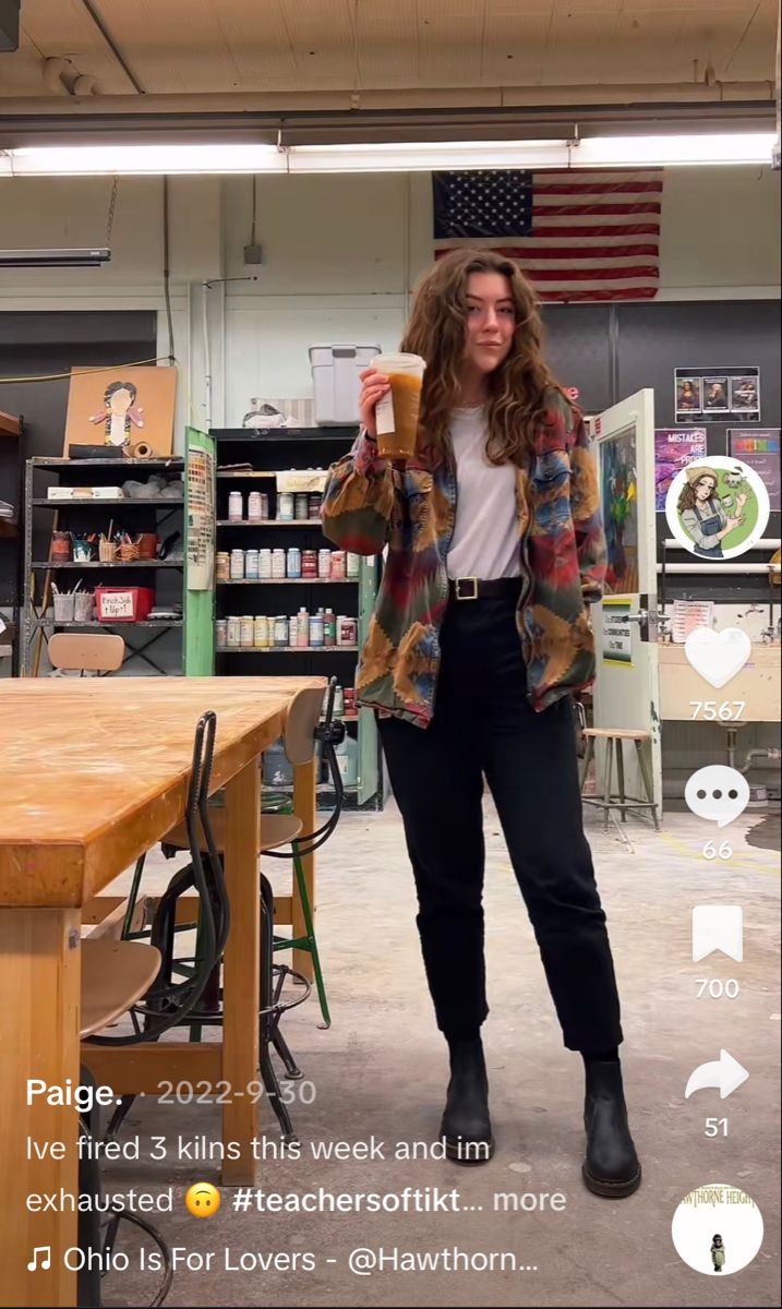 Brown Cute Outfits, Artist Core Aesthetic, Coffee Shop Fits, Business Casual 2023, Music Teacher Outfits, English Teacher Outfit, English Teacher Aesthetic, Stylish Everyday Outfits, Therapist Outfit