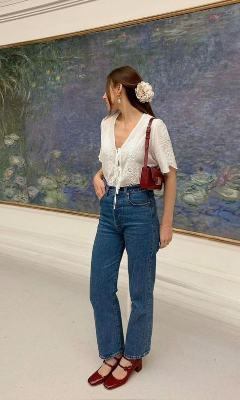 Parisian Work Style Summer, Parisian Jeans Outfits, French Fall Fashion Parisian Chic, Fall Outfits Parisian Style, Classy French Outfits, French Street Wear, Romantic Office Outfit, French Autumn Outfit, French Fashion Women Parisians