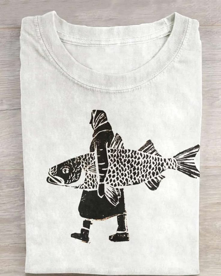 Stamp Shirt Diy, Linocut Print Shirt, 2024 Esthetics, Lino Print On Clothes, Lino Print Clothes, Stamped Clothing, Simple Graphic Tees, Foto Transfer, Fishing T Shirts