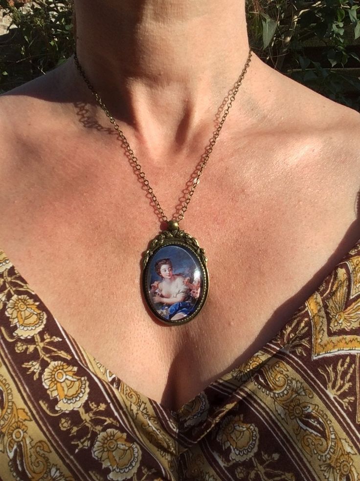 This is the first pendant in my new collection of French Rococo and baroque art! The pendant is approx. 2,2 x1,6 inch (5,5 x 4 cm) and is set in a leadfree antique brass setting. The necklace is a leadfree antique brass metal chain (length approx. 42cm). Due to the shape of the glass cabochon the light is reflected, so the real pendant is much more beautiful than the picture. The pendant is delivered in a nice gift pouch. Please feel free to follow me on instagram and Pinterest! Vintage Locket Jewelry As Gift For Her, Vintage Locket Jewelry Gift For Her, Vintage Locket Jewelry As A Gift For Her, Victorian Bronze Jewelry Gift, Bronze Victorian Jewelry Gift, Victorian Bronze Jewelry For Gift, Victorian Bronze Jewelry For Gifts, Victorian Style Bronze Jewelry For Gift, Cabochon Brass Jewelry For Gifts