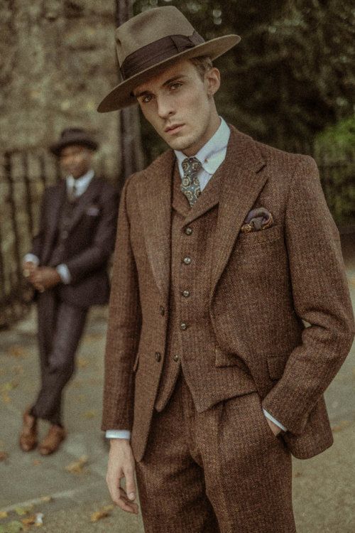 Thomas Farthing, 1920s Mens Fashion, 1920s Men, Brown Suit, Suspenders Men, Men Photography, Vintage Mens Fashion, Men Formal, Mens Fashion Classy